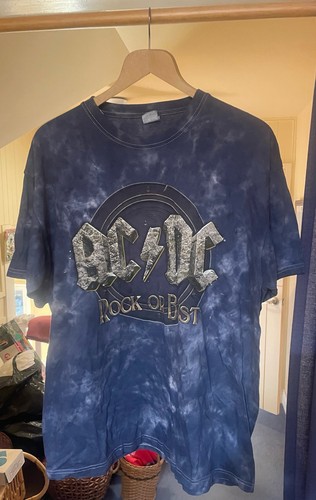 Rock bust official - ac/dc,