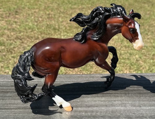 Breyer shelby collectors - shelby,