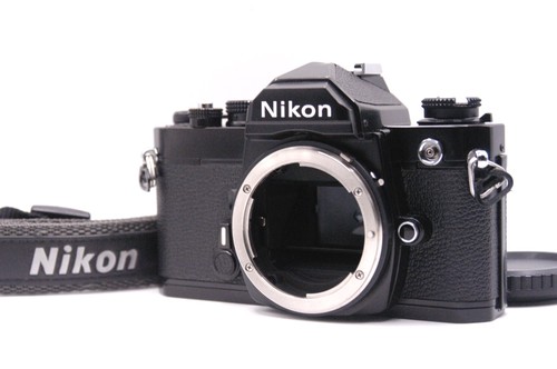 Read exc w strap nikon - w/strap**,