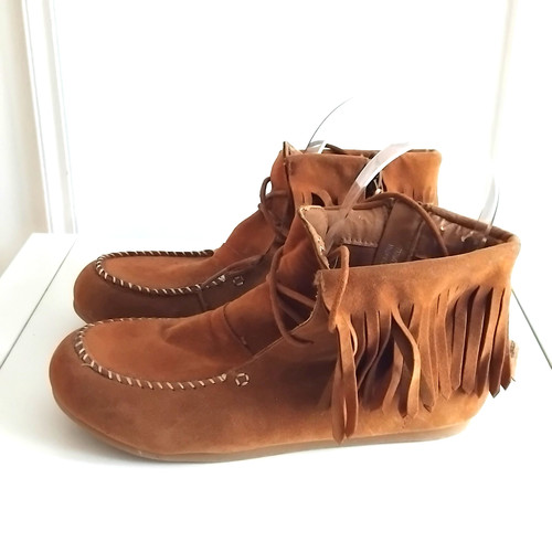 Mantaray tan brown faux suede