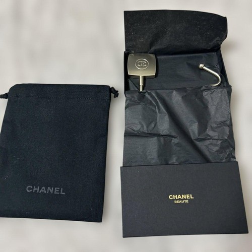 Chanel bag hanger hook gold - chanel,