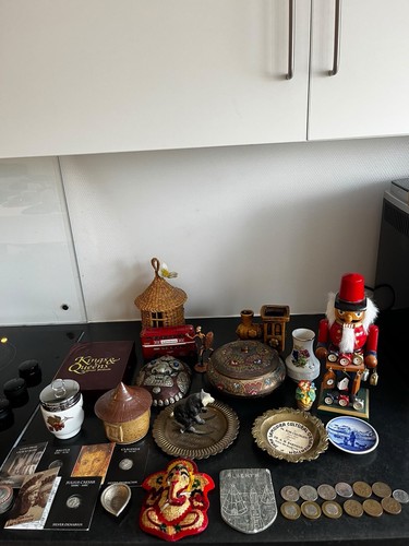 Large mixed collectables job - mixed,