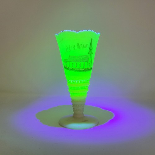 Vtg uranium custard glass - uranium,
