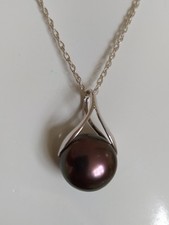 STERLING SILVER MOUNTED CHOCOLATE TAHITIAN PEARL PENDANT AND CHAIN