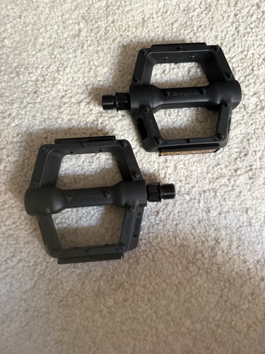 Btwin bike pedals - pedals, new