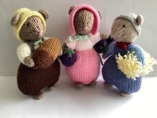 (A76) 3 x Hand knitted Harvest Mice figures
