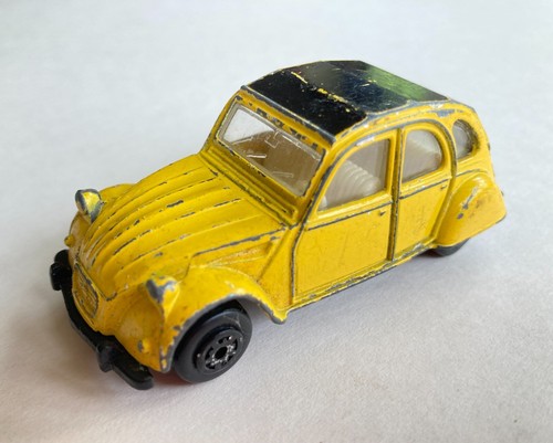 Toy citroen 2cv yellow - citroen,