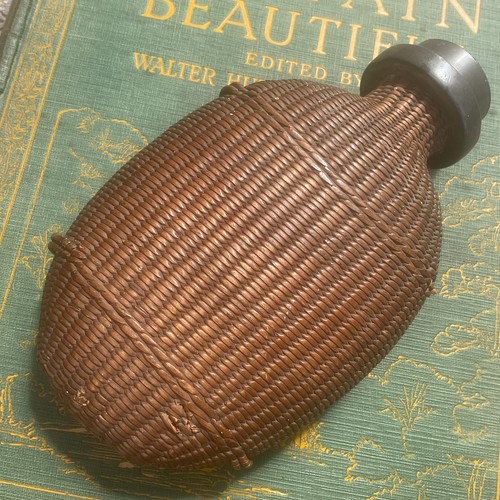 Vintage hip whisky flask - vintage, /