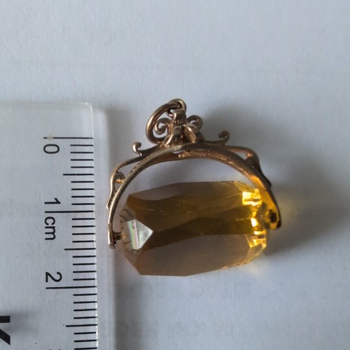 9ct gold charm - 9ct, yellow