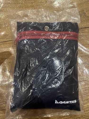 Qantas flight comfort kit - qantas,