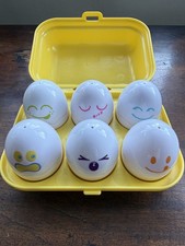 Tomy Hide and Squeak Eggs in Box Educational Shape Sorter Toy Exc Condition 