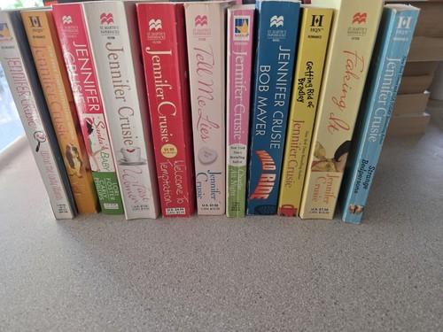 Jennifer crusie lot books - jennifer,