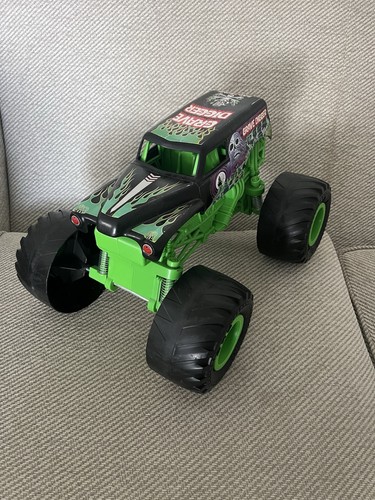 Monster jam size - monster,