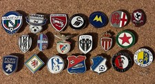 FOOTBALL PIN BADGES X 20