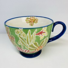 Joyye Floral Embossed Footed