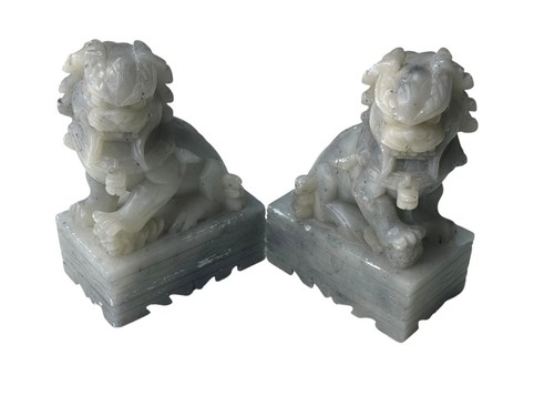 Set foo dog lion - dog,