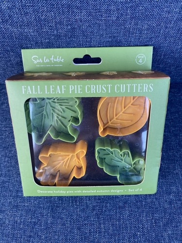 Sur table fall leaf pie - la,