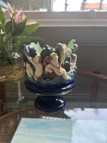 Majolica centre piece - centre,