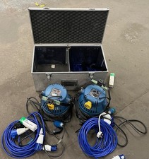 Arrilite 2000 Lamps x 2, Extension cables, 3 pin convertor cables, spare lamps