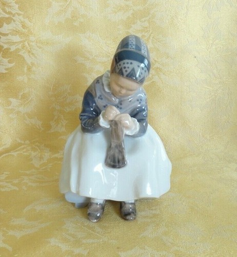 Royal copenhagen figurine - royal,