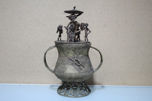Bronze lidded pot 20 - lidded, pot,