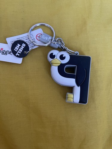 Smiggle keyring letter - letter, p