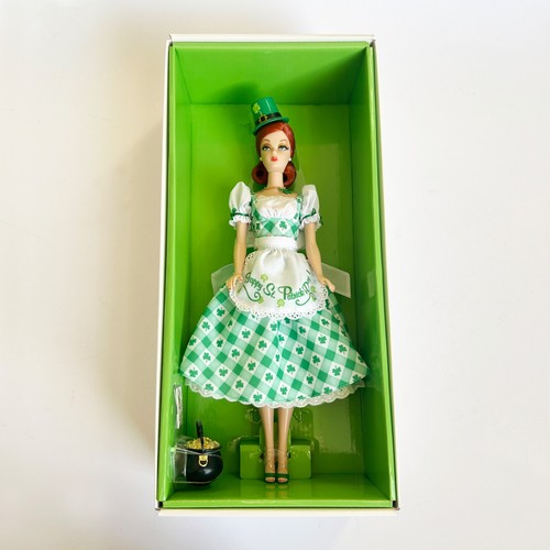 Barbie collector rare - barbie,