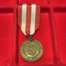 World War II (2) Poland Medal