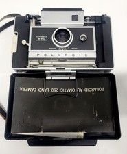 Polaroid Automatic 250 Land Camera Vintage Excellent Condition With Accessories