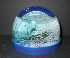 The ROYAL YACHT BRITANNIA Souvenir Water SNOW GLOBE Vintage Ornament