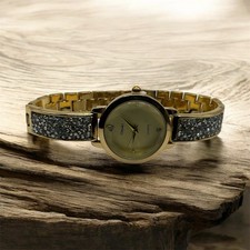 Omaki Women’s Gold Quartz