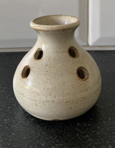 Hode studio pottery flower - hode,