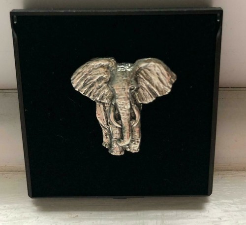 Elephant pin badge - pin,