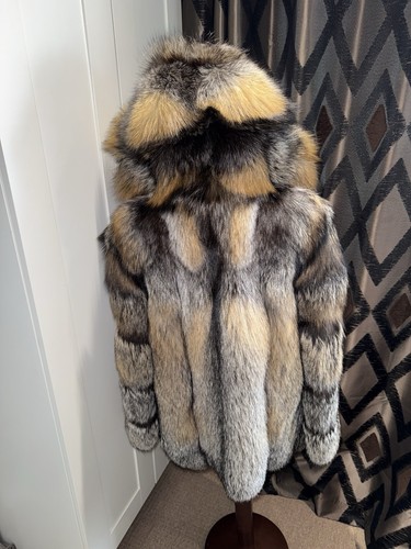 Hooded cross fox - hooded,