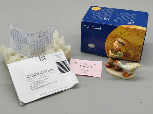 Goebel hummel figurine pinch - figurine,