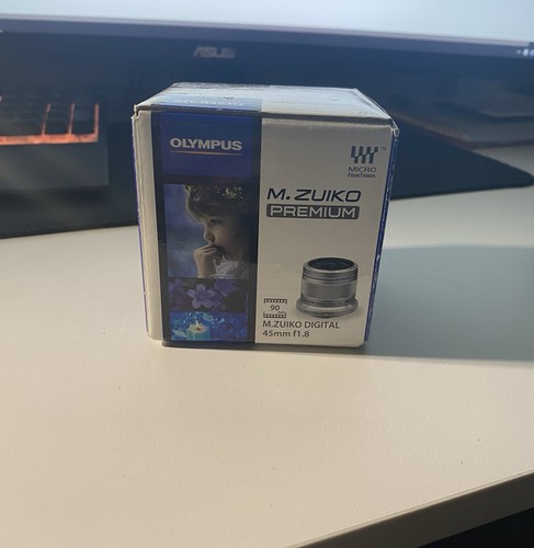 Olympus zuiko 45mm - 45mm, f/1.8