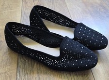 94f Primark Wide Flat Pumps