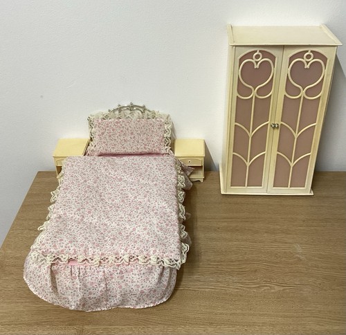 Sindy bed and wardrobe - bed,