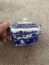 Wade. Vintage Ringtons Small Tea Pot. White/ Blue Ceramics. Gilt Edging In VGC