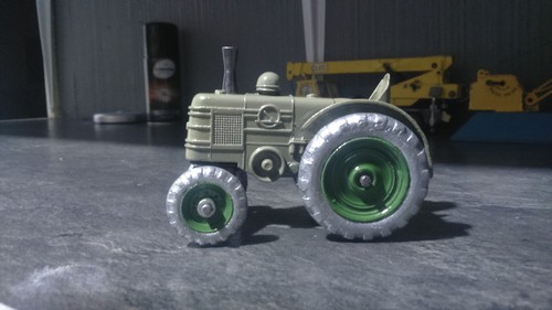 Dinky field marshall tractor - field,