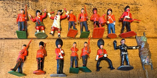 Vintage toy figures soldiers - vintage, figures,