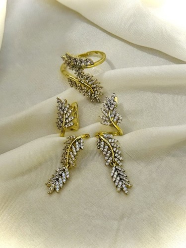 White gold asian - gold,