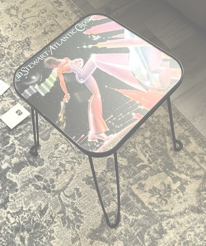 Retro rod stewart side - stewart, table