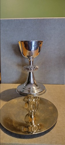 Chalice and paten silver - chalice,