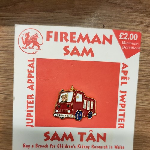 Vintage fireman sam pin badge - fireman,