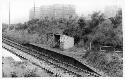 Gilfach fargoed train station - gilfach,