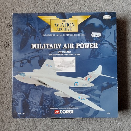 Corgi aviation 144 victor - corgi,