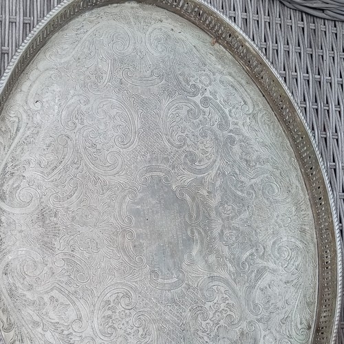 Large oval silver metal - silver,