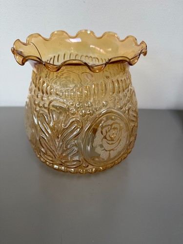 Amber embossed tulip wavy - amber, top