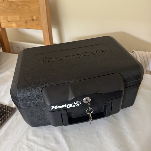 Master lock key safe - lock,